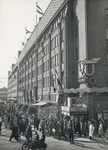 406183 Gezicht op de gebouwen van de Jaarbeurs aan het Vredenburg te Utrecht, tijdens de 50ste Jaarbeurs.